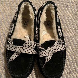 UGG MOCCASINS WOMENS SIZE 5